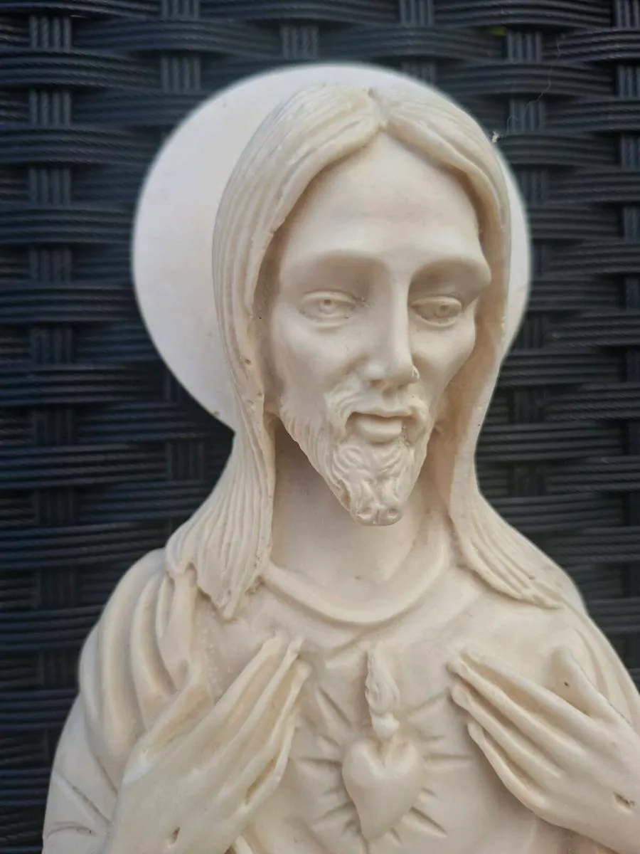 Vintage Jesus Sacred Heart Holy water Font - Image 4