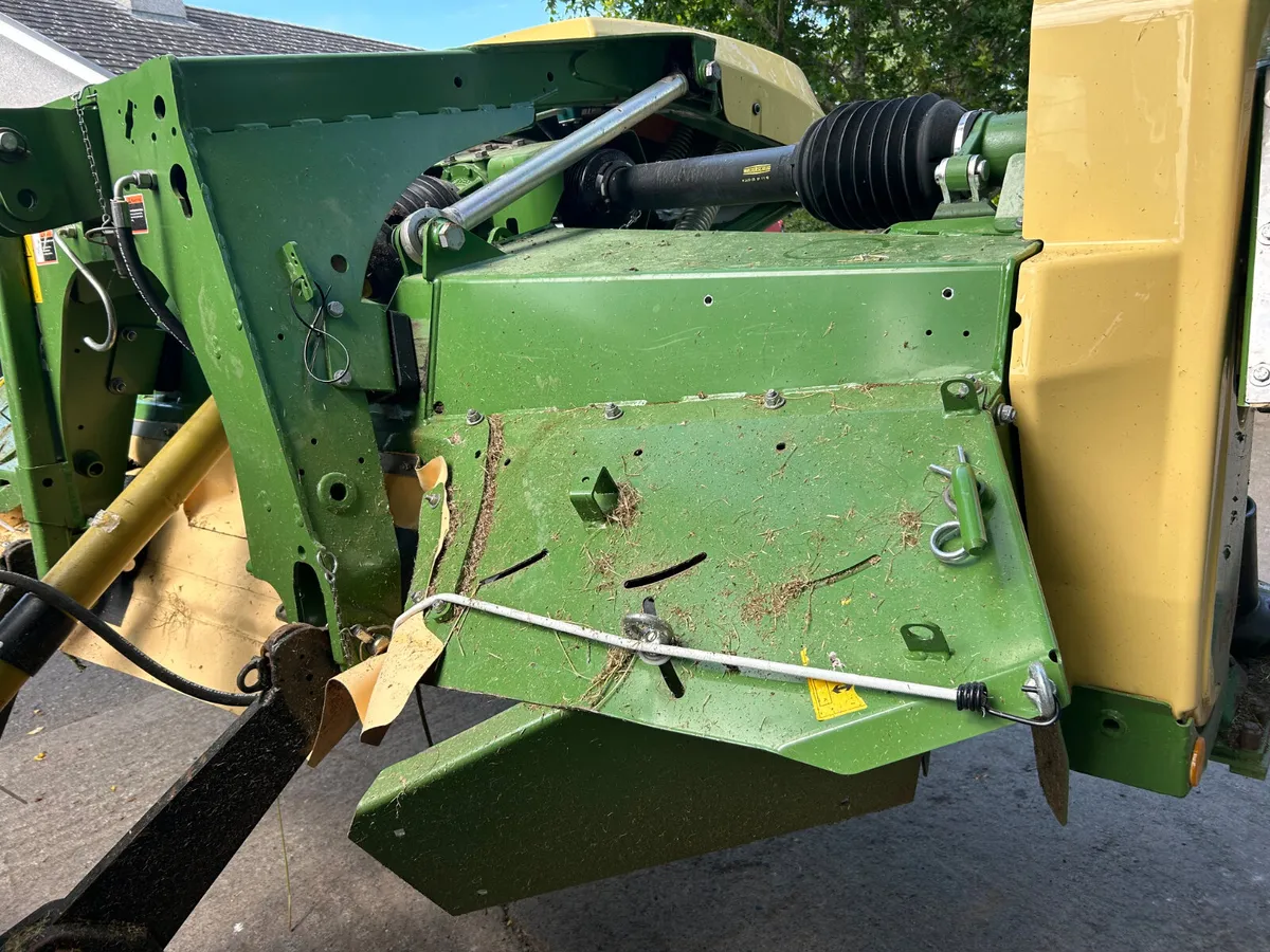 Krone Easy cut F320CV front mower - Image 4