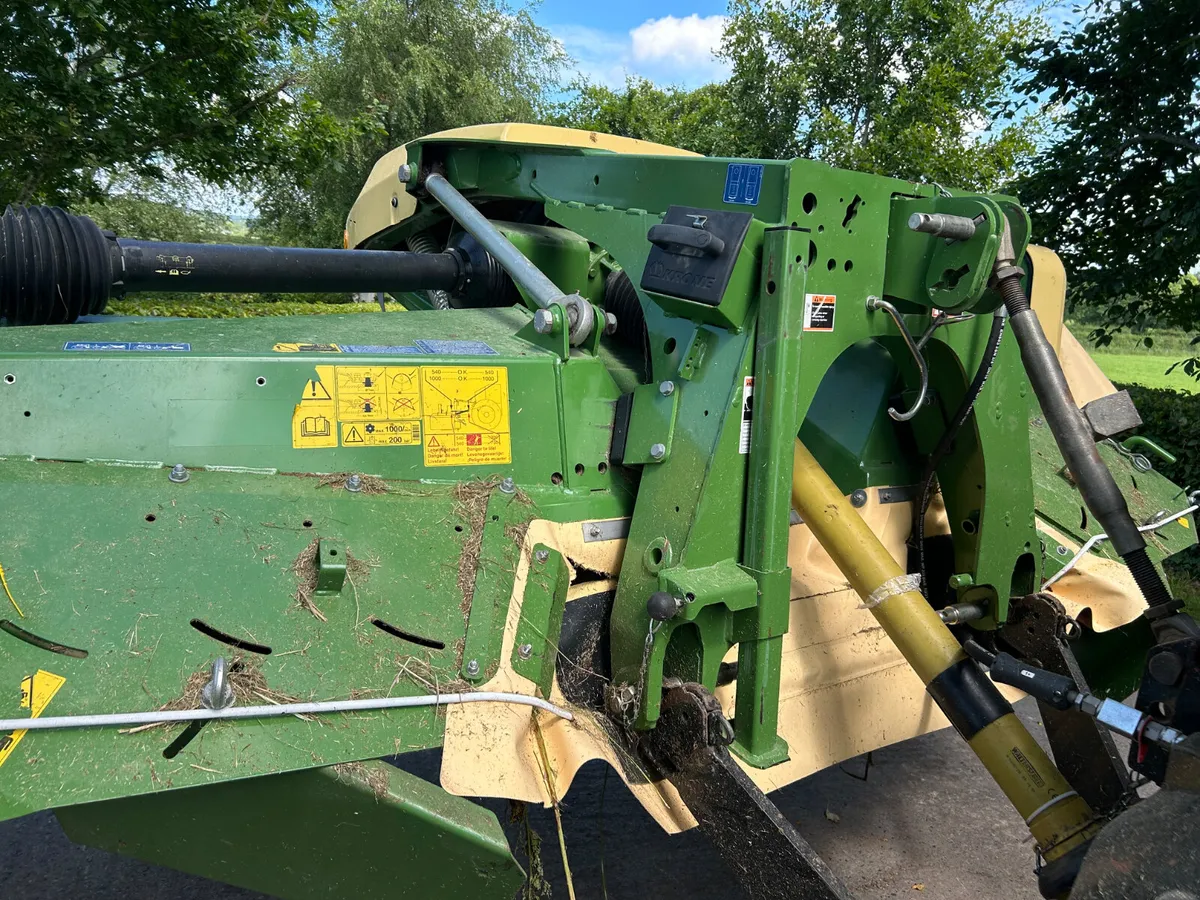 Krone Easy cut F320CV front mower - Image 3