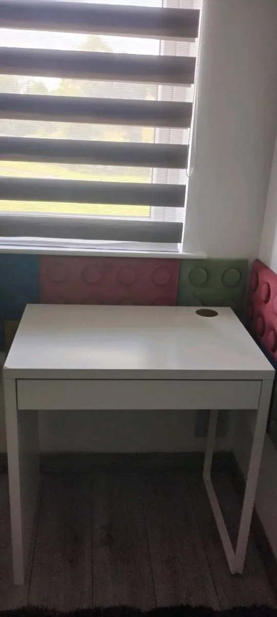 Free desk - Image 3