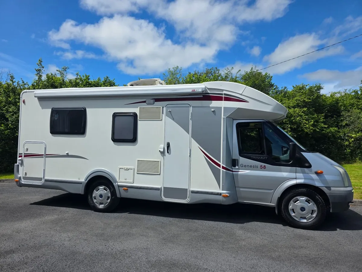 2011 FORD CHALLENGER GENESIS 58 MOTORHOME - Image 1