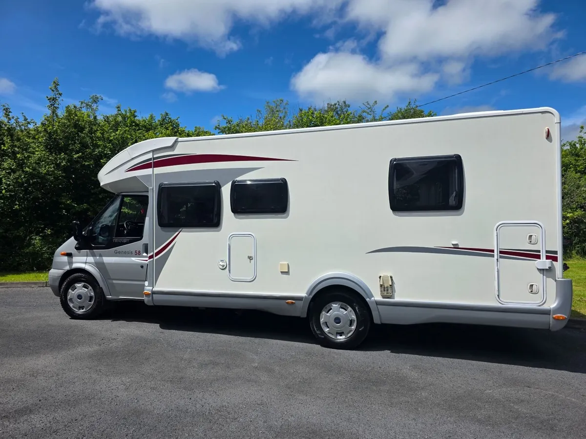 2011 FORD CHALLENGER GENESIS 58 MOTORHOME - Image 3