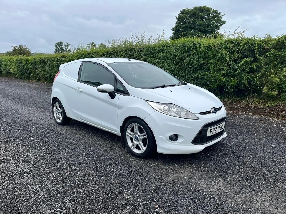 Ford Fiesta 2012 - Image 1