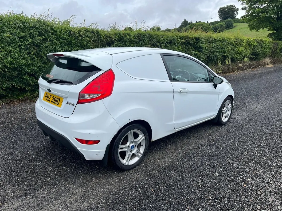 Ford Fiesta 2012 - Image 3