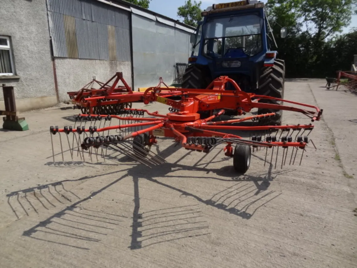 Kuhn GA4121 Masterdrive Single Rotor Rake - Image 4