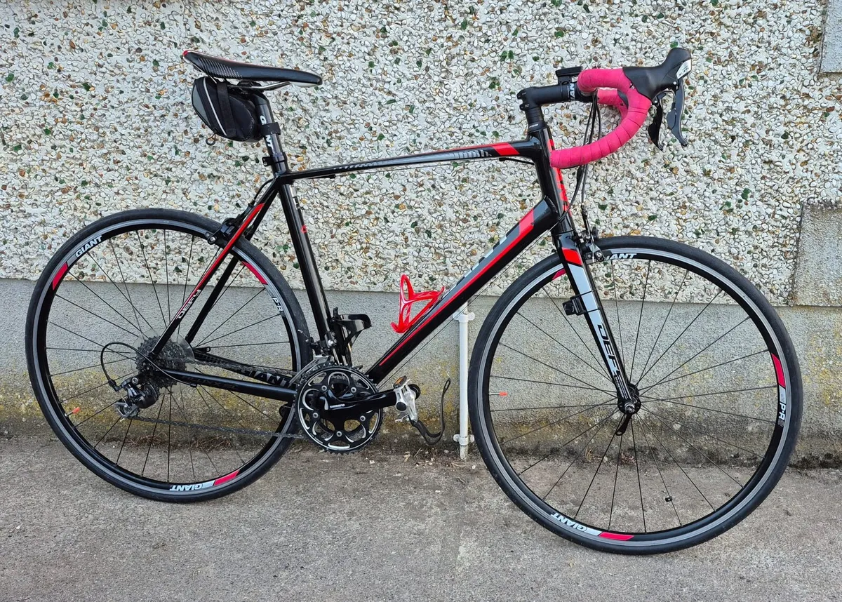 Giant Road Bicycle - Image 2