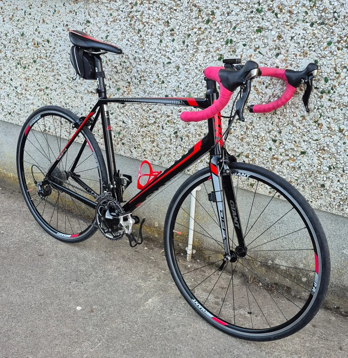 Giant Road Bicycle - Image 3