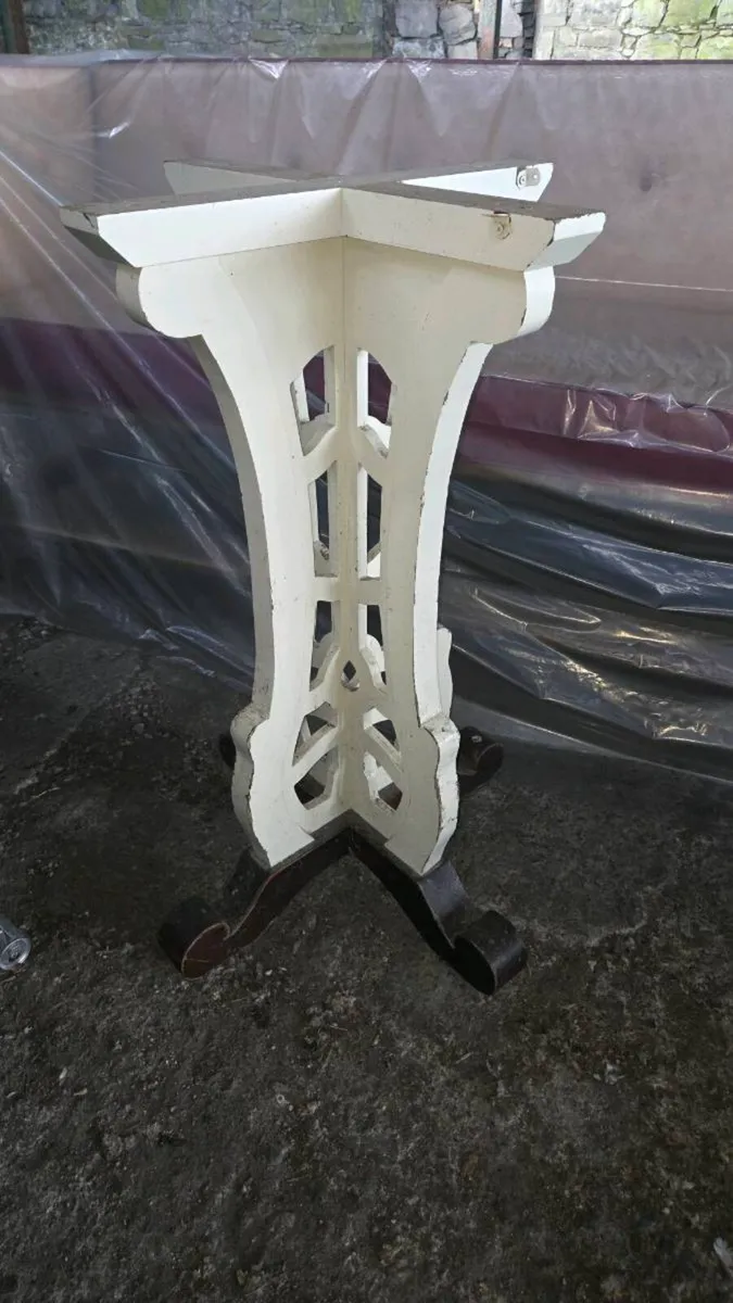 Pub furniture benches/tables - Image 3