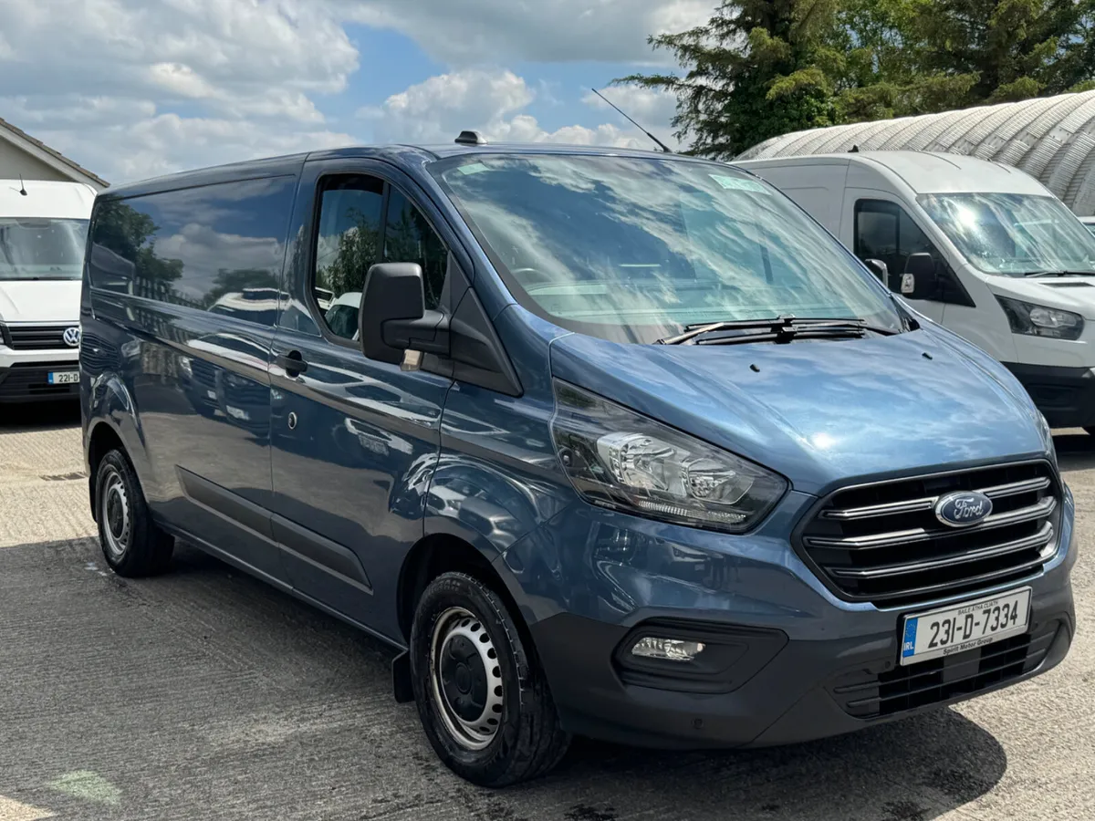 FORD TRANSIT CUSTOM LWB TREND “NEW WET BELT” 2023 - Image 1
