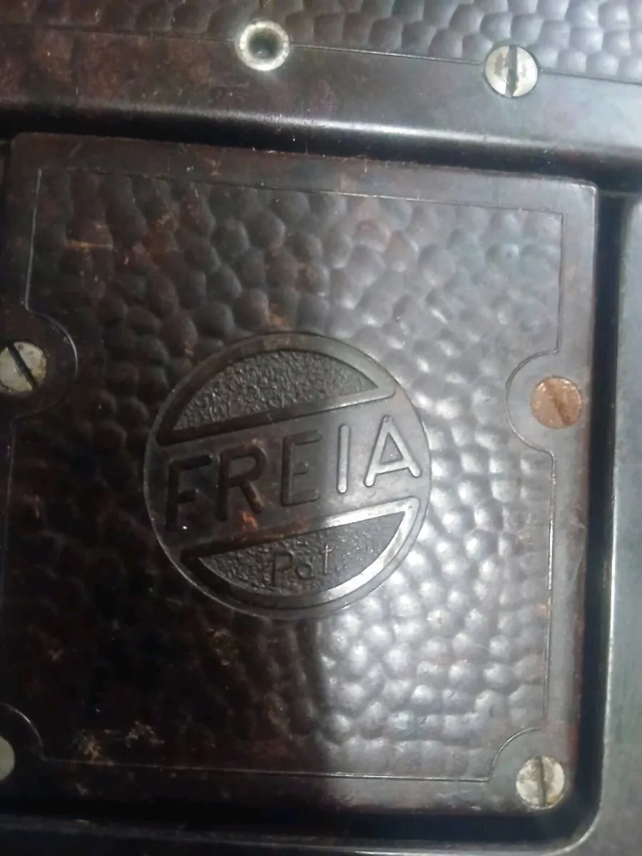 Freia sewing machine - Image 2