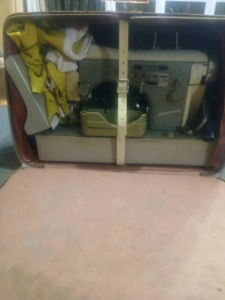 Necchi sewing machine - Image 1