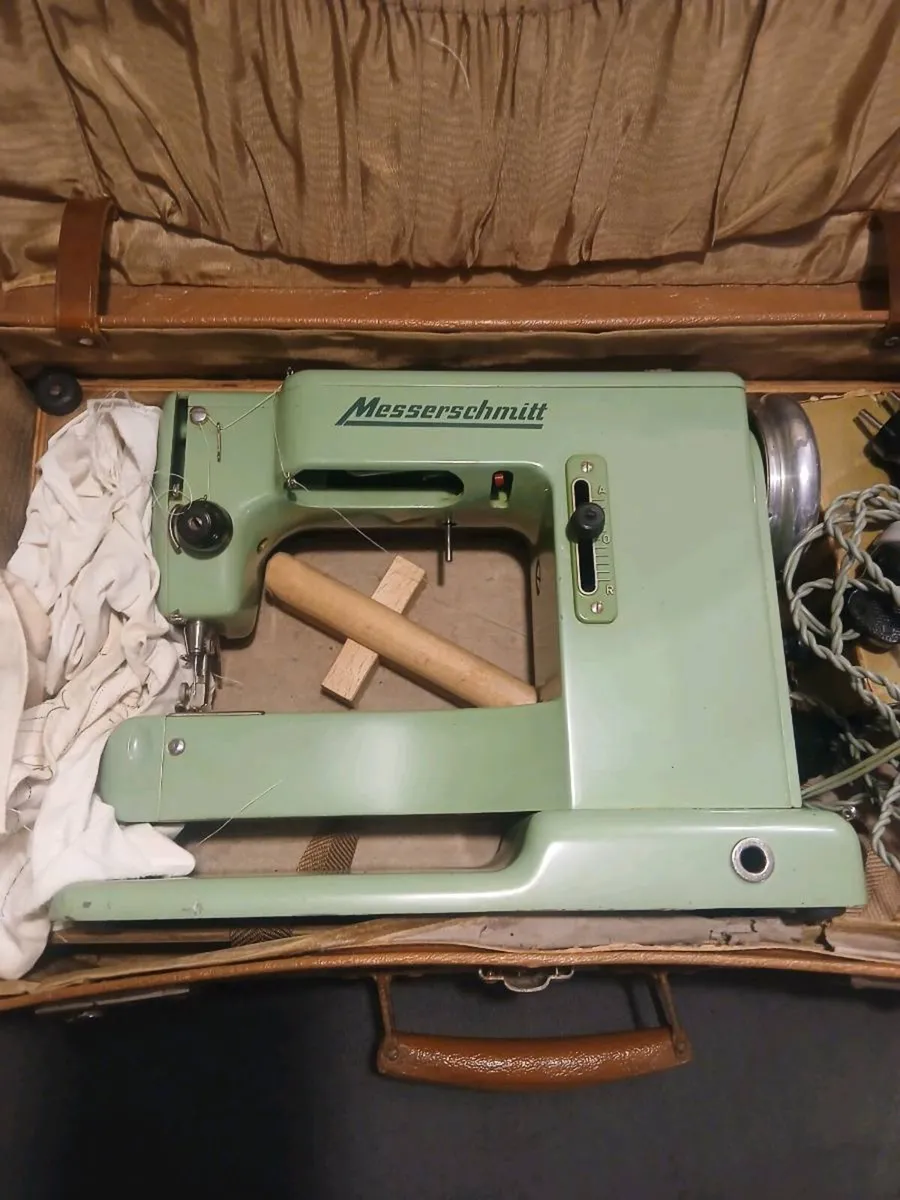Messerschmitt sewing machine - Image 1