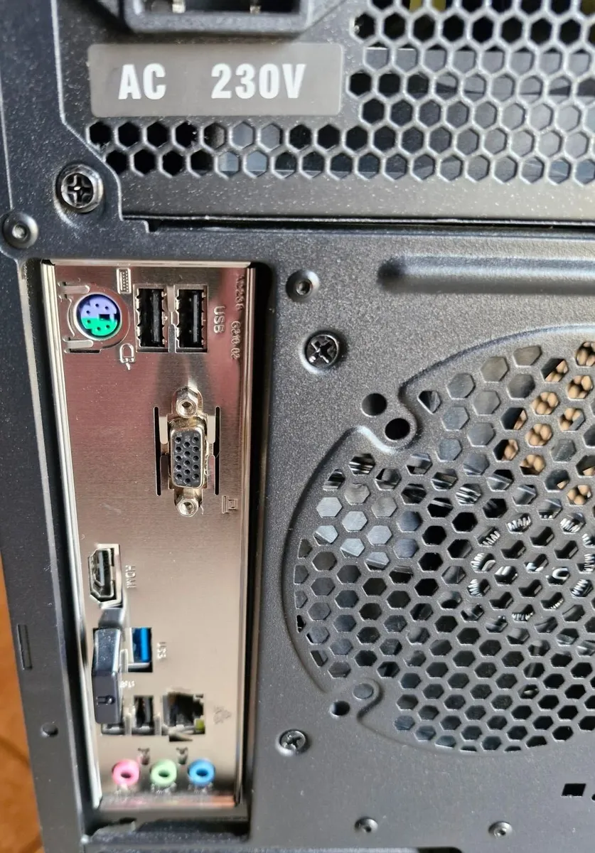 Computer with Monitor, Keyboard mouse & speaker - Image 3