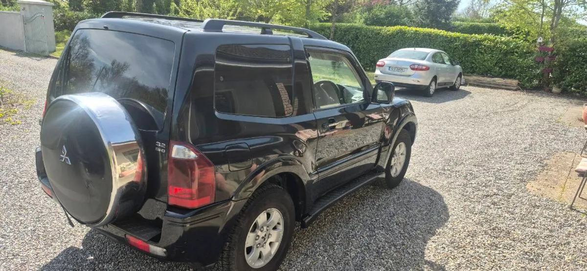 Mitsubishi Pajero 3.2 SWB Diesel - Image 2