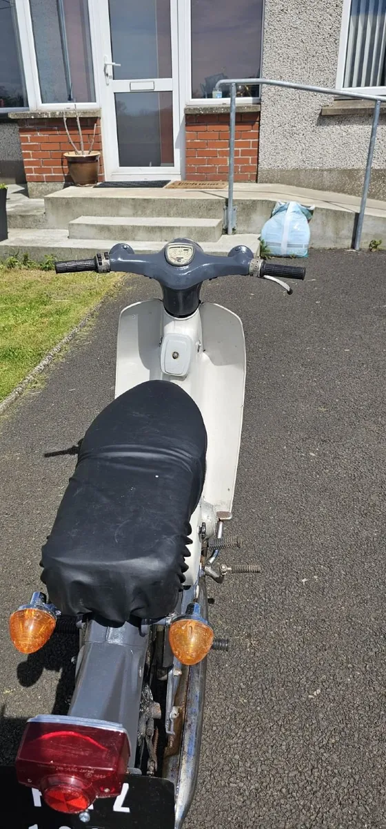 Honda C50  1975 - Image 4