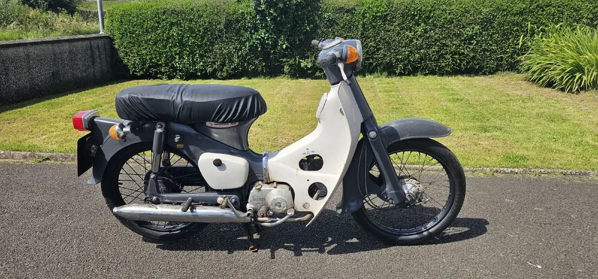 Honda C50  1975 - Image 2