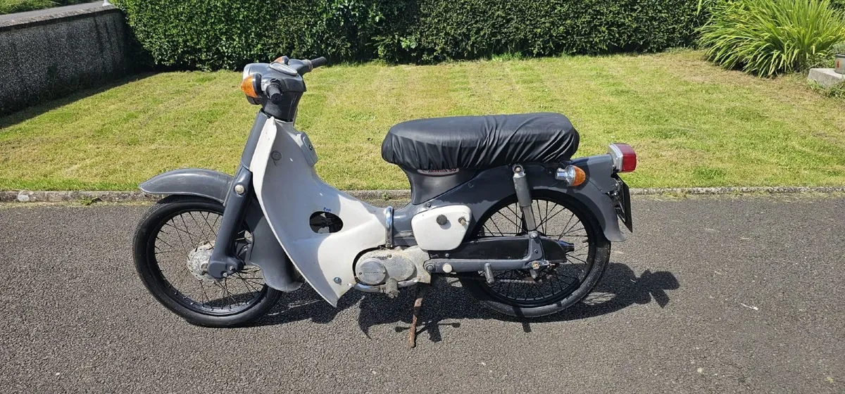 Honda C50  1975 - Image 1