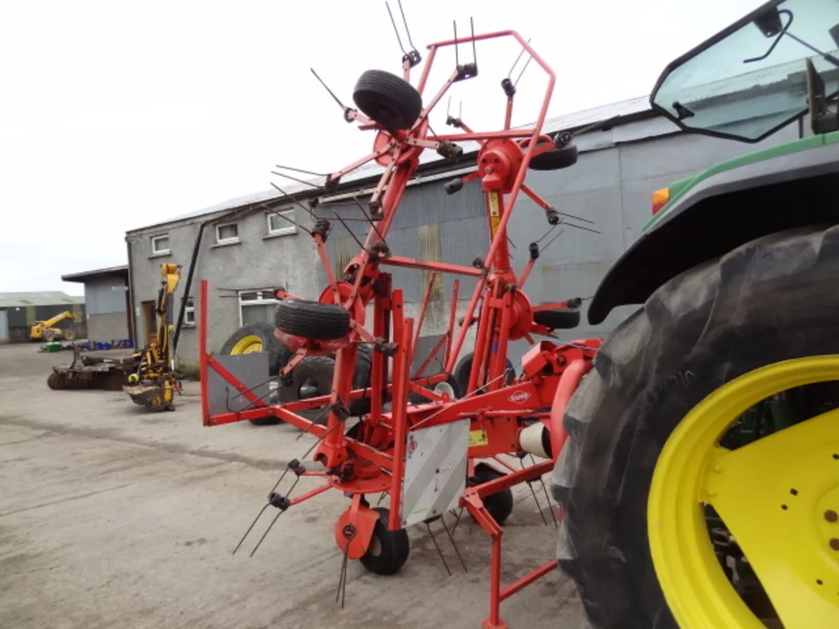 Kuhn GF642 Digidrive 6 Rotor Tedder - Image 3