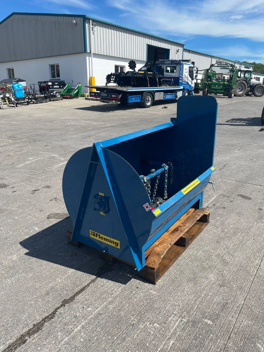 Fleming Mini Muck Spreader - Image 2