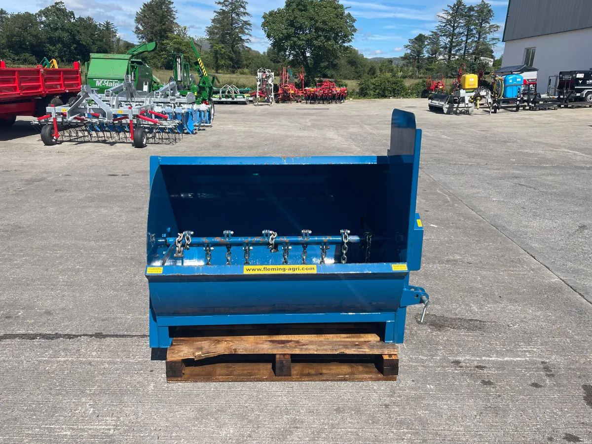 Fleming Mini Muck Spreader - Image 1