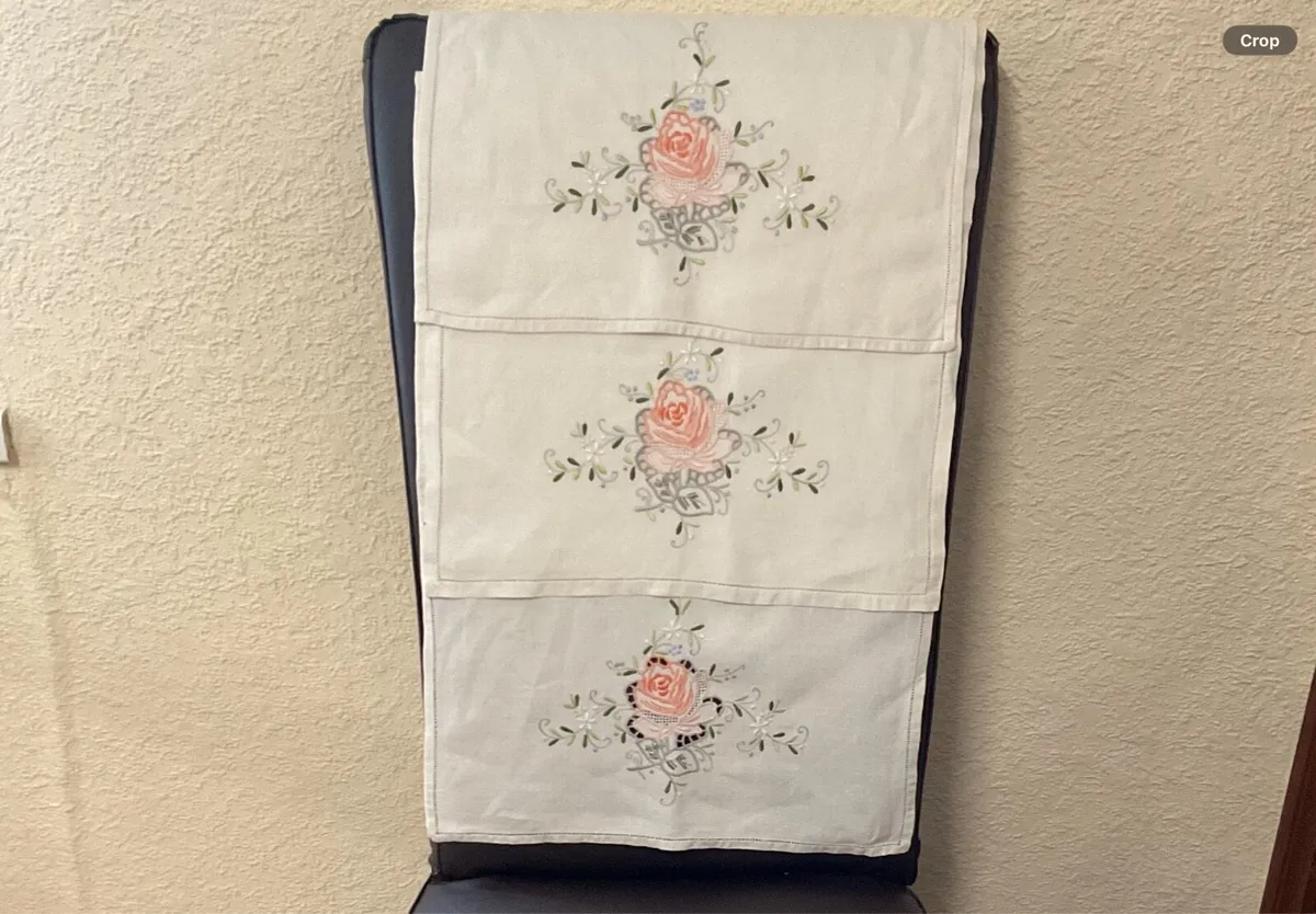 Doilies. - Image 1