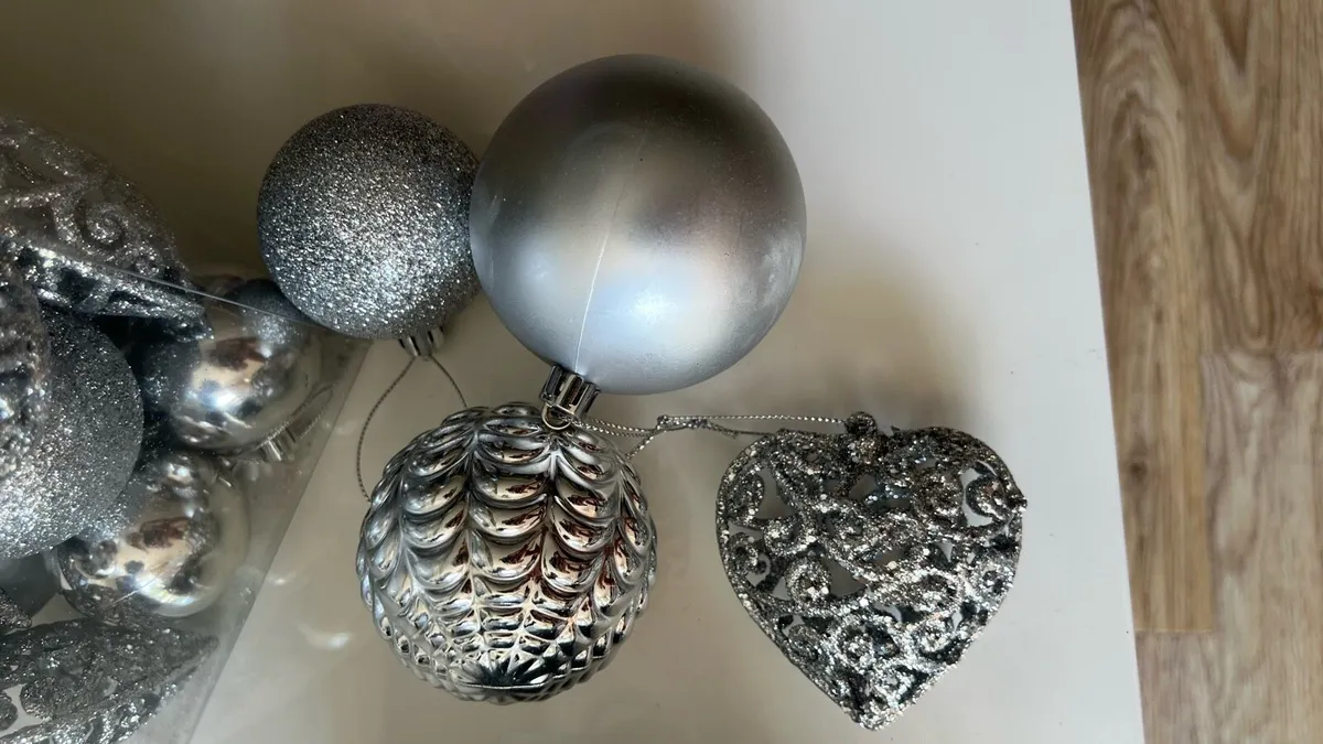 Christmas Decoration Bundle – Baubles Lights Stand - Image 4