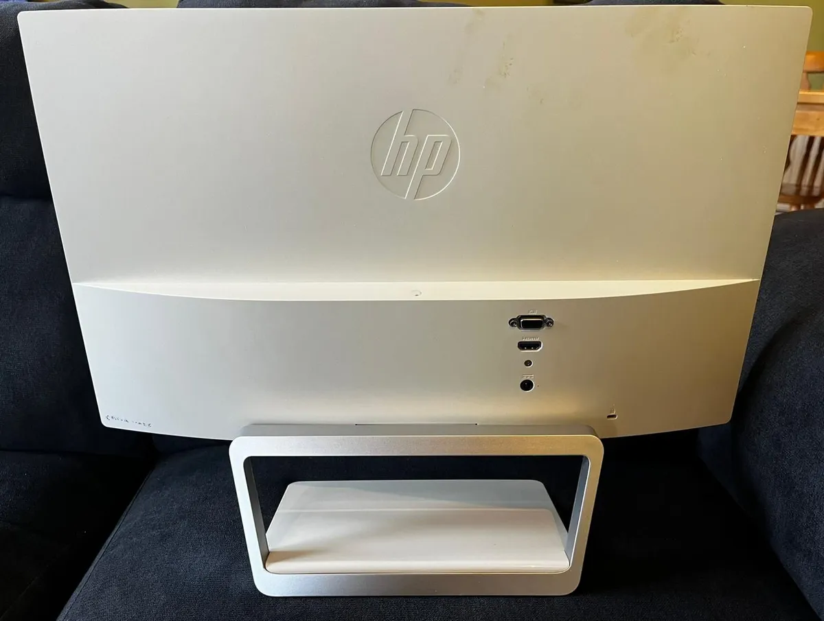 HP Monitor 22" Full HD IPS Monitor (HDMI) - Image 3