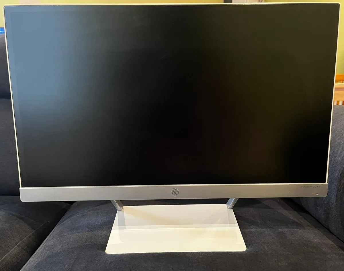 HP Monitor 22" Full HD IPS Monitor (HDMI) - Image 1