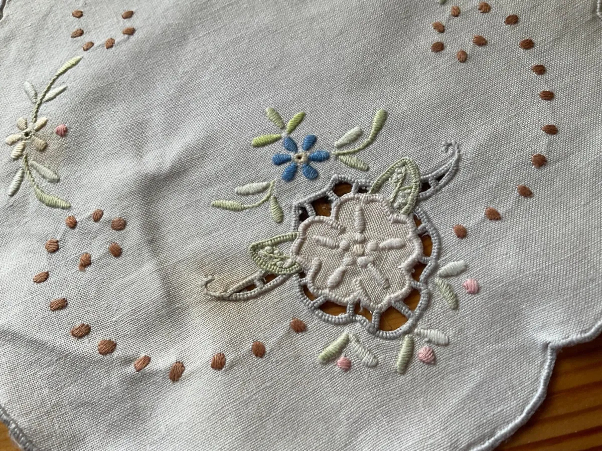 Doilies - Image 2