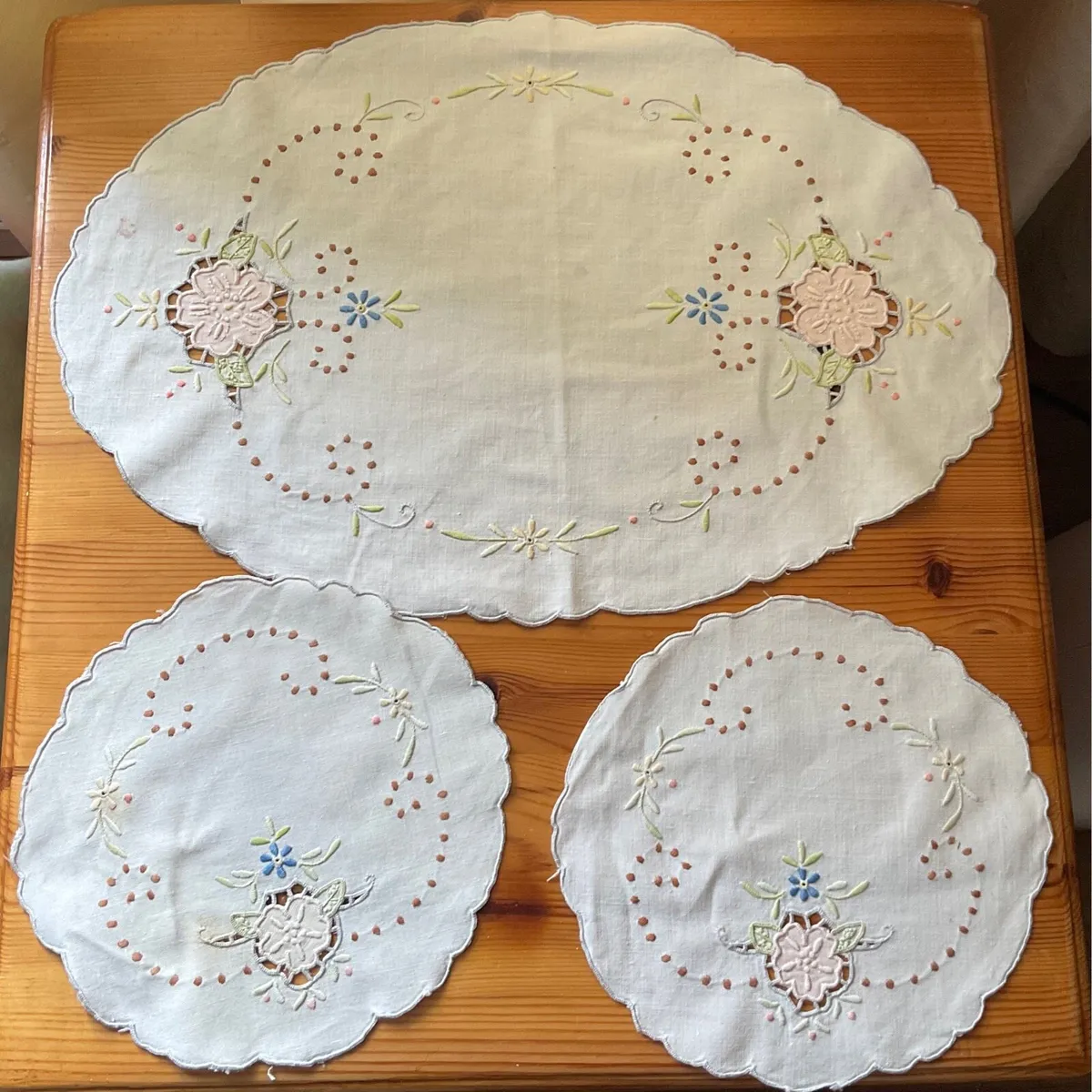 Doilies - Image 3