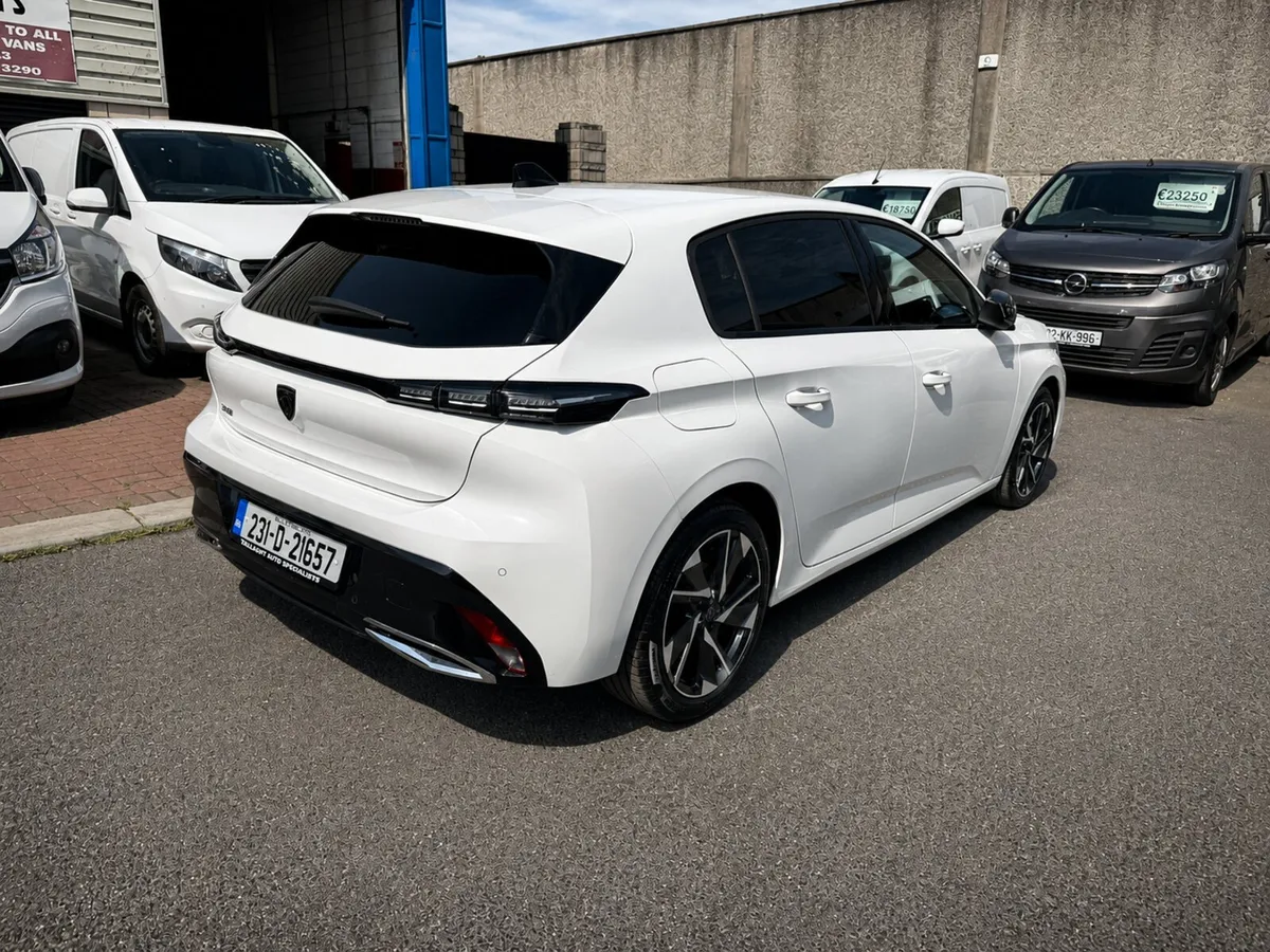 2023 Peugeot 308 AUTOMATIC Carvan - Image 4
