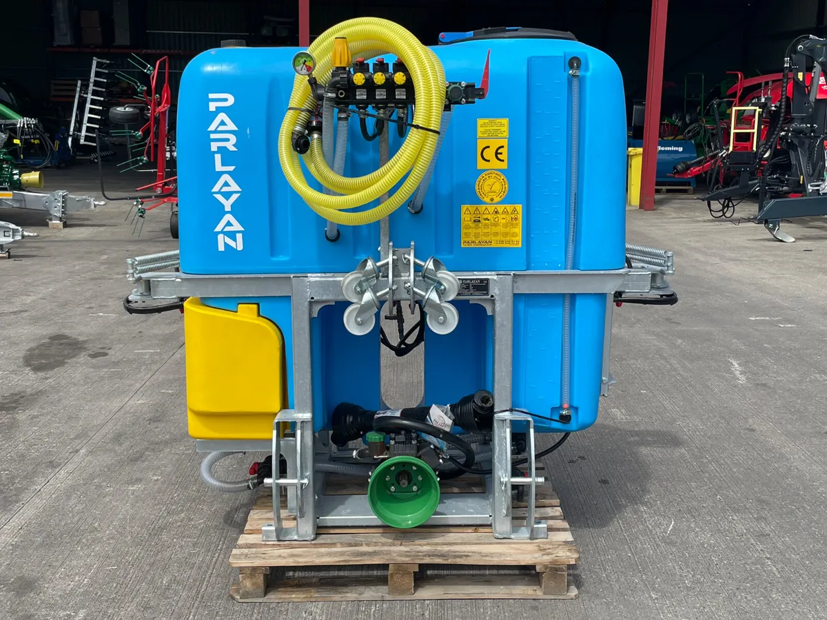 Parlayan 1000L Sprayer - Image 1