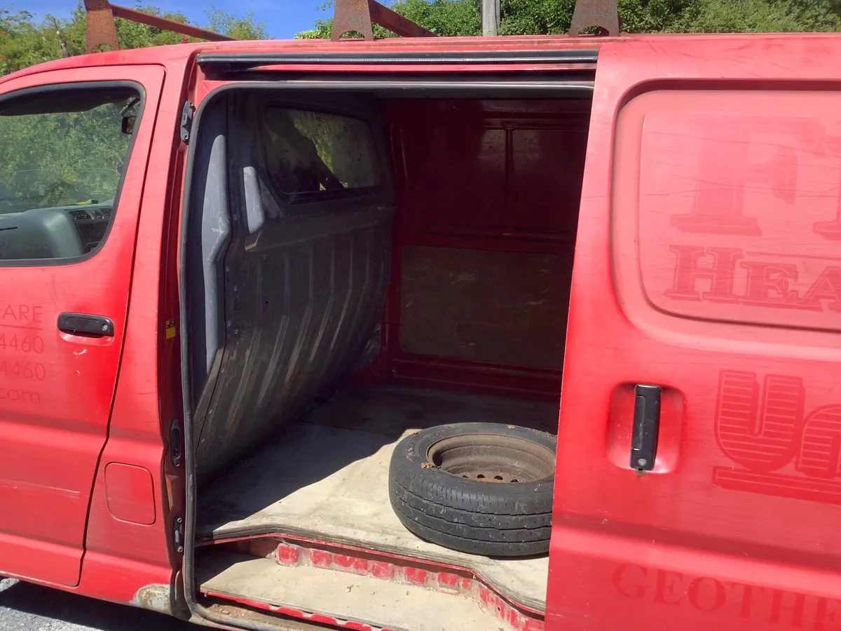 Toyota HiAce 2005 - Image 3
