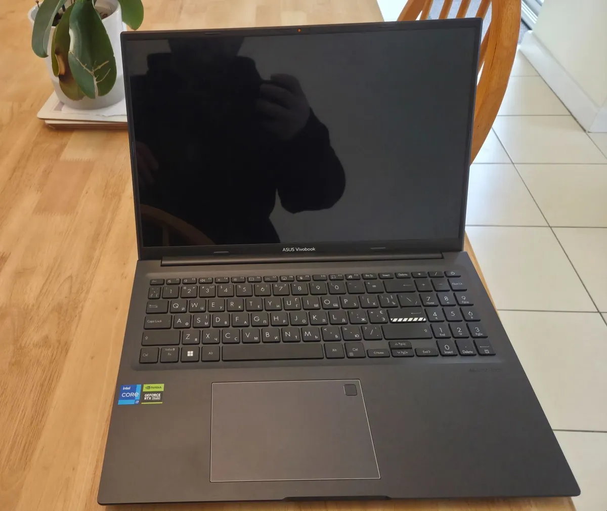 Laptop - Image 1