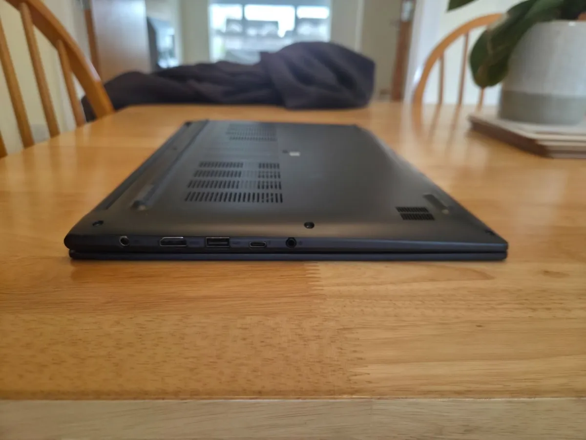 Laptop - Image 4
