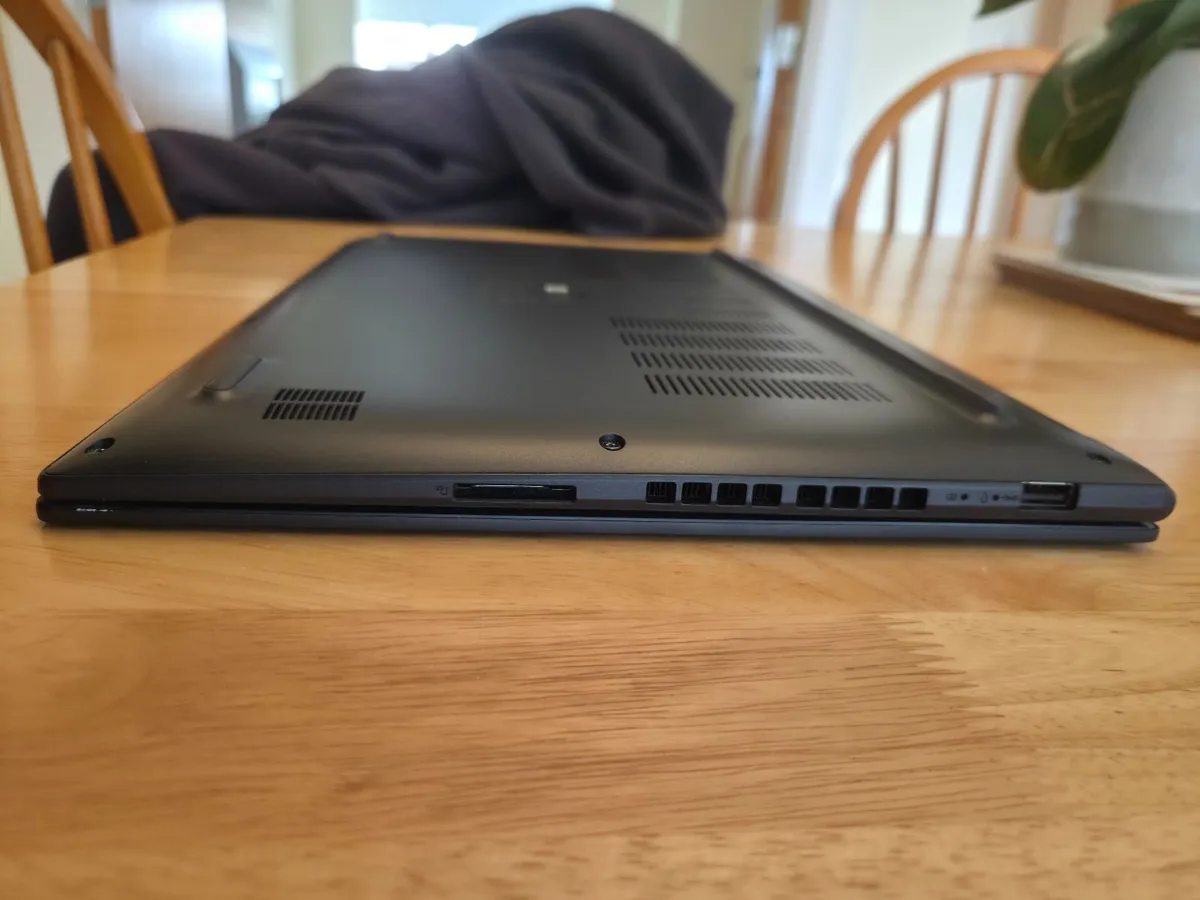 Laptop - Image 3