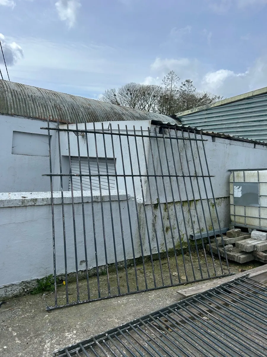 Galvanised Railings - Image 4