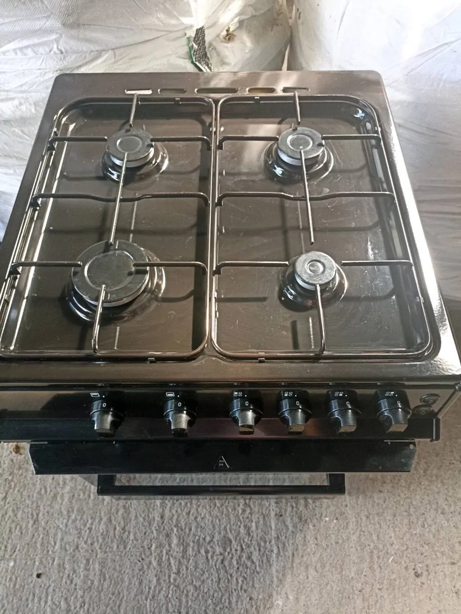 Gas cooker - Image 1