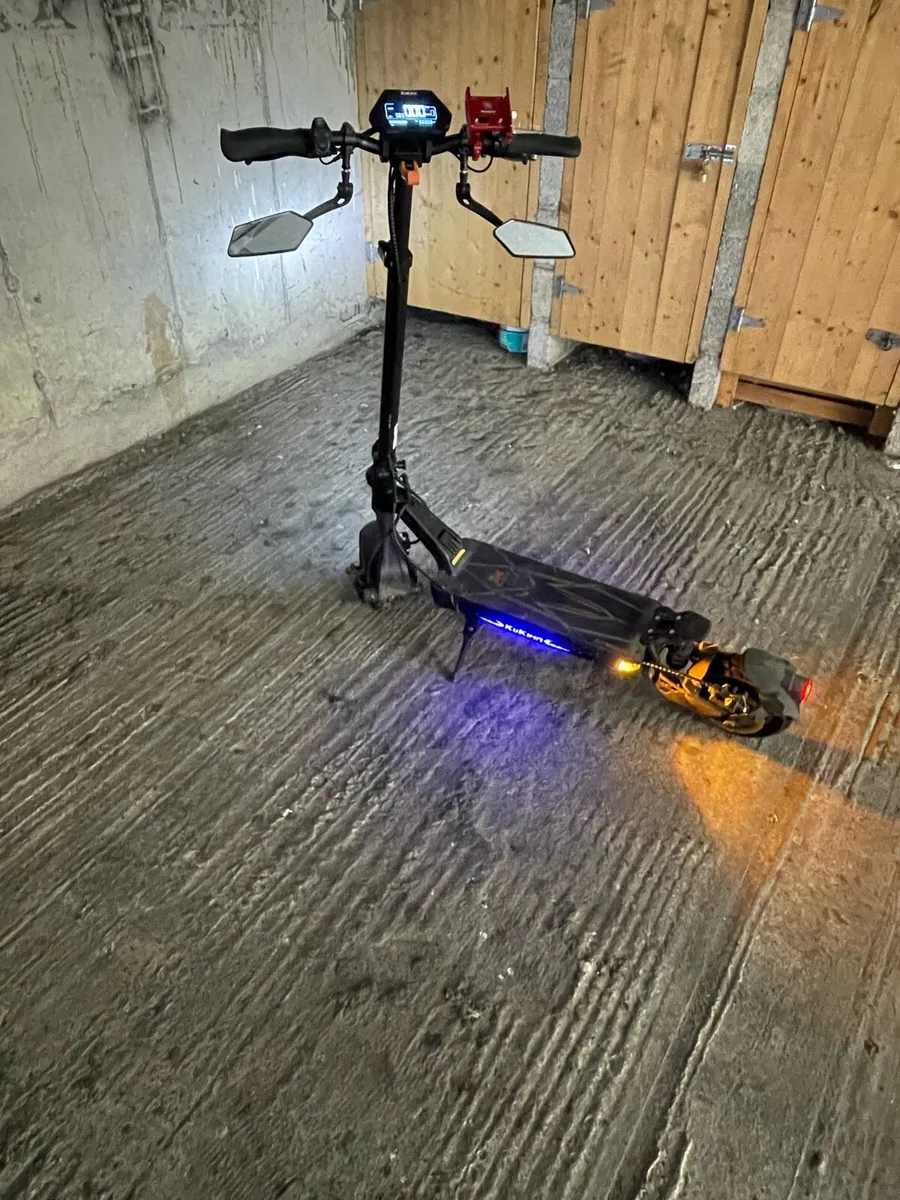 Electric scooter - Image 1