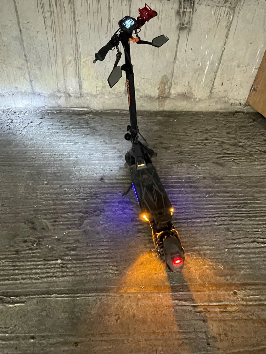 Electric scooter - Image 3
