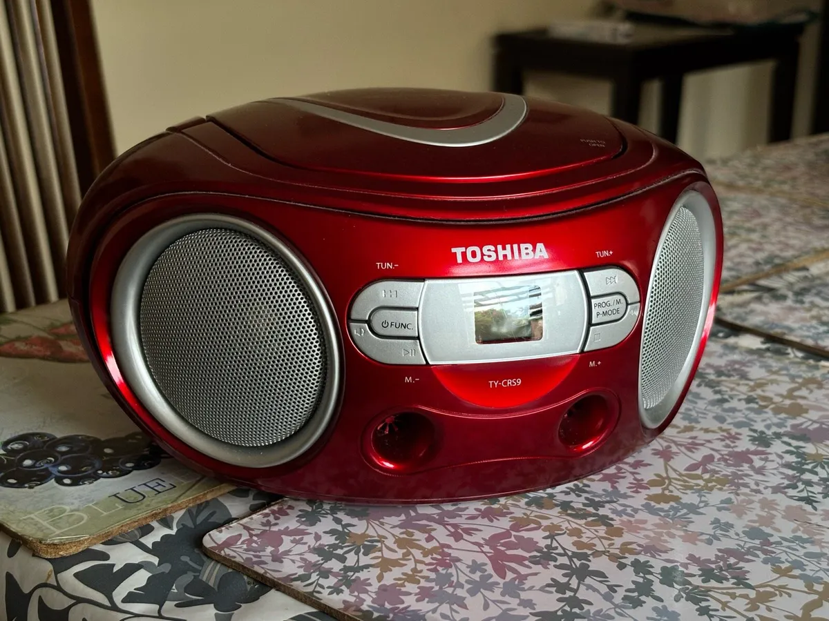Toshiba portable CD and radio - Image 1