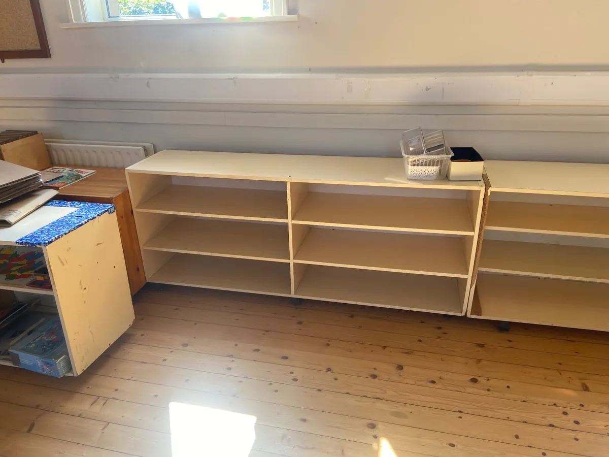 Shelving, preschool - Image 2