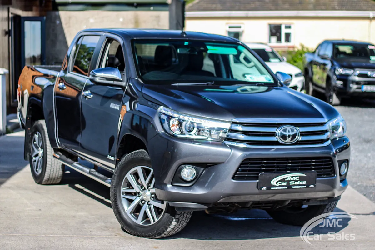 2018 TOYOTA HILUX INVINCIBLE - Image 4