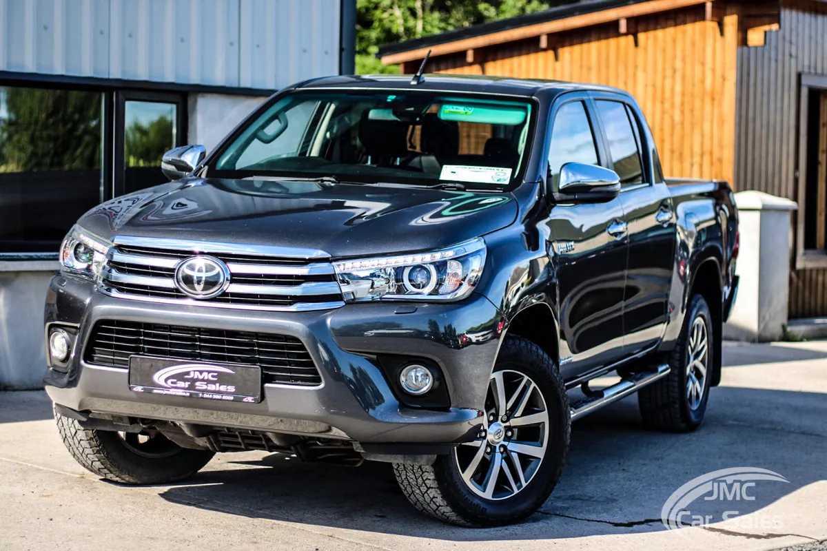 2018 TOYOTA HILUX INVINCIBLE - Image 1