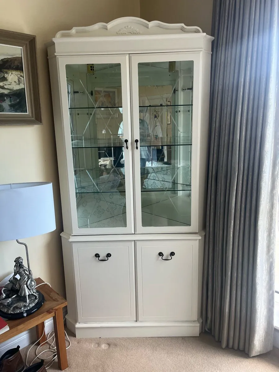 Corner cabinet - Image 1