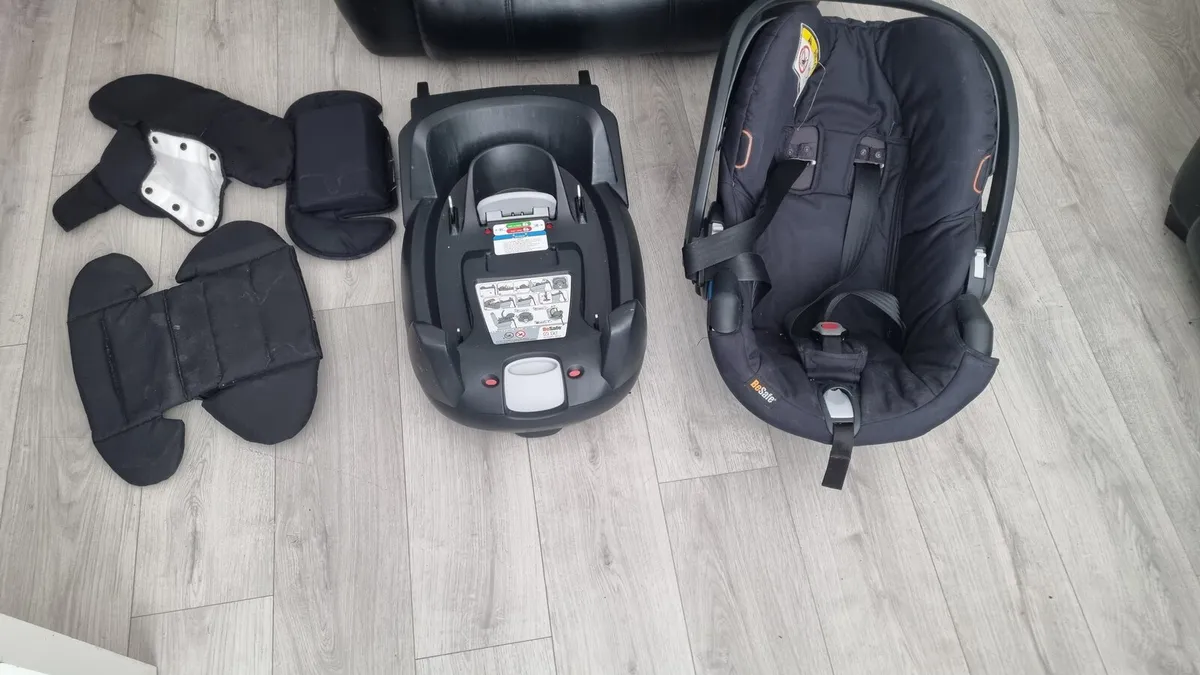 Baby carseat isofix