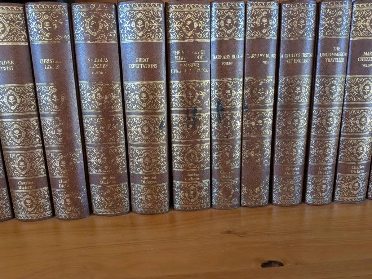 Charles dickens 2004 collector editions - Image 2