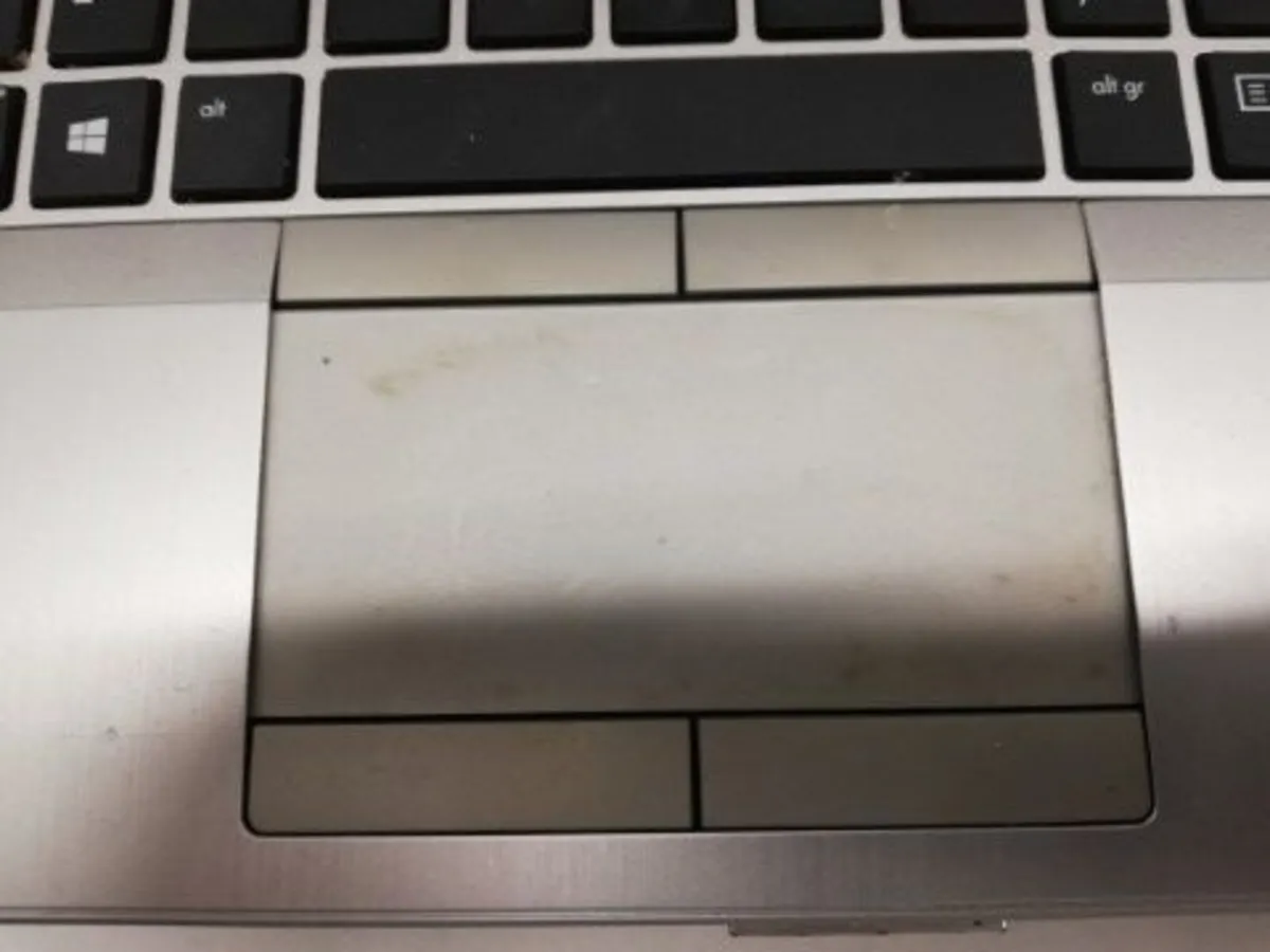 Online Laptop Clearance Auction - Image 1
