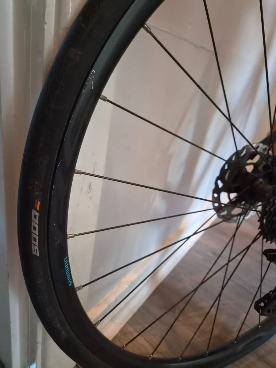 Road bike - Image 1