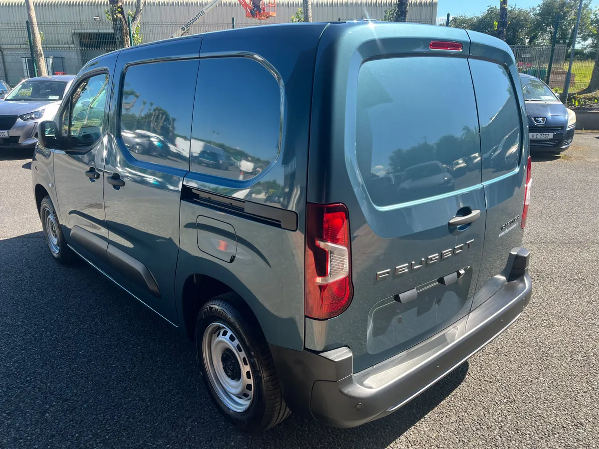 Peugeot Partner Professional Plus 1.5 DSL - Image 3